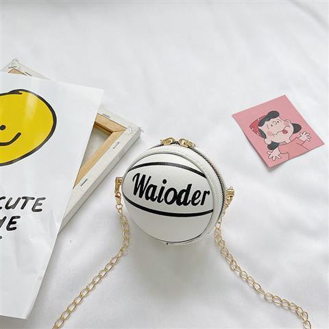 New Korean children's shoulder bag boys and girls cool basketball bag baby cute all-match travel diagonal small bag