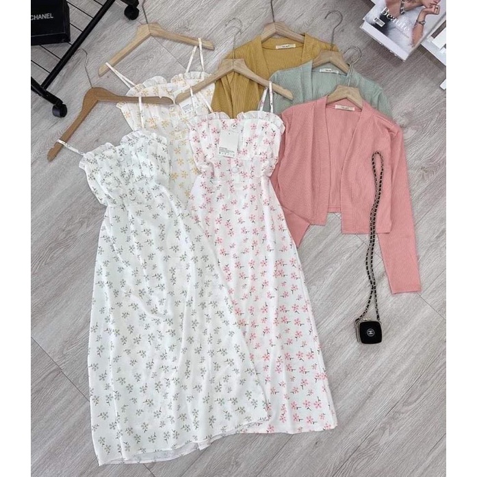 Pass Set Váy hai dây hoa nhí hồng + Áo khoác croptop