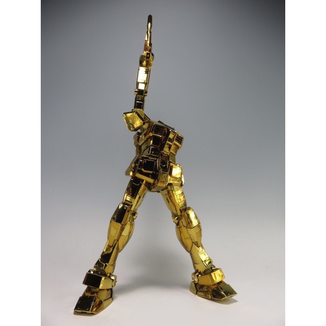 Mô Hình Lắp Ráp The Gundam Base Limited MG RX-78-2 ver 3.0 Gold Coating