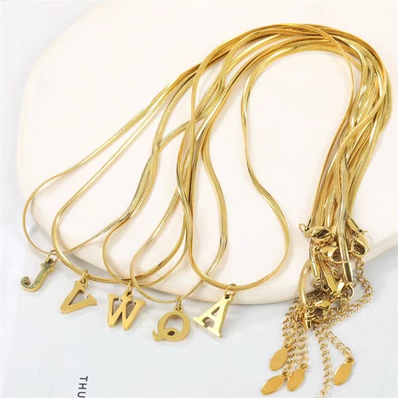 Vòng cổ Thép Titan Mạ Vàng 18K Mặt 26 Chữ Cái Tiếng Anh Thời Trang Cho Nữ