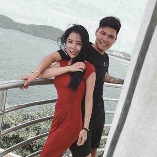 Váy xoắn eo