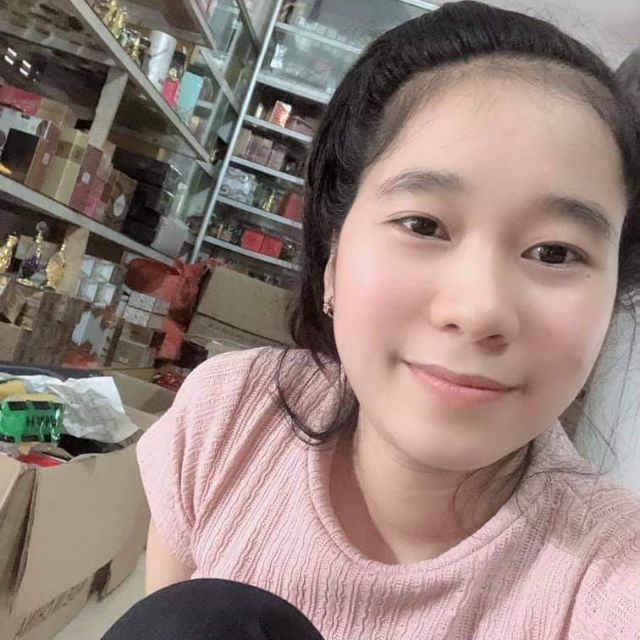 Thùy nước hoa DuBai