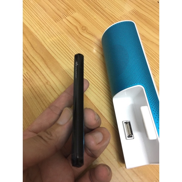 Sony walkman sony s636 kèm dock loa