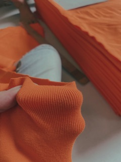 Áo Croptop Nữ Thiết Kế Cổ V Chất Len Tăm Ôm Body Co Giãn Thoáng Mát Nhiều Màu CinZy SG