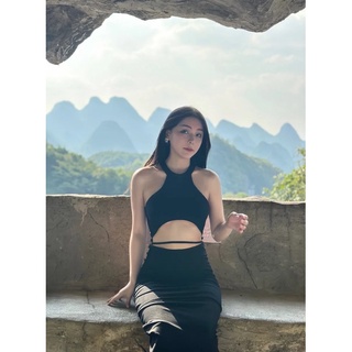 Đầm body khoét eo cá tính