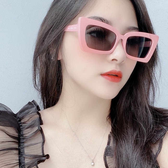 Mắt Kính Thời Trang Nữ Form Vuông Chống Tia Cực Tím UV400 Sang Chảnh