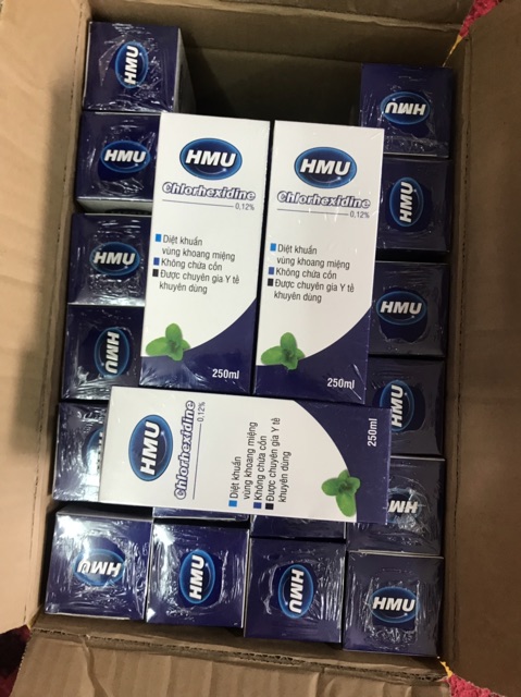 Nước xúc miệng HMU Chlohexidine diệt khuẩn vùng khoang miệng, không chứa công, vị bạc hà. Sản phẩm của đại học y Hà Nội.