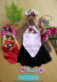 Yếm đào bé gái