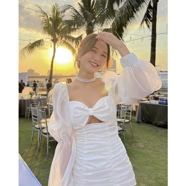 ĐẦM BODY TRẮNG CUT OUT NGỰC NHÚN TAY KHÚC PHỒNG