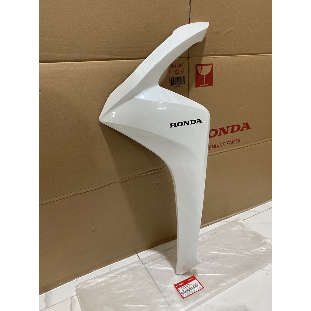 Cánh yếm bên trái - bửng yếm HONDA VISION năm 2018-2020 màu Trắng. (64450K44V80ZE)