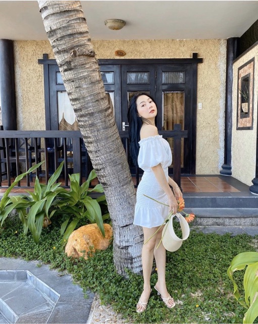 SET BẸT VAI XẾP LI NGỰC CHÂN VÁY NHÚNG CHỈ