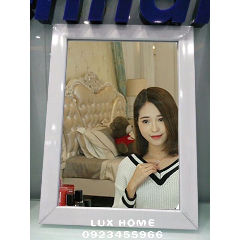 Gương bàn phấn 20 x 30 cm khung gỗ nhựa  LUX HOME