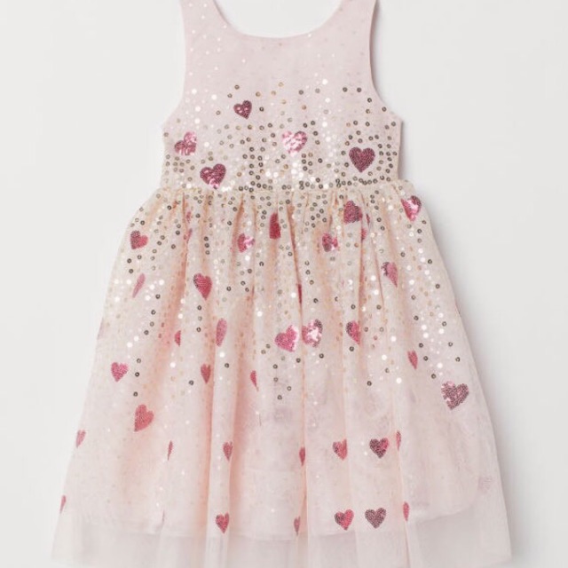 Đầm kim sa trái tim Hồng