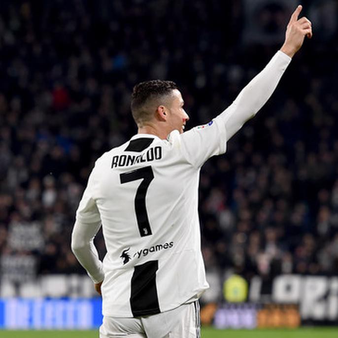 Tượng Mô Hình Nhân Vật Ronaldo Juventus 2018 / 2019 Chất Lượng Cao