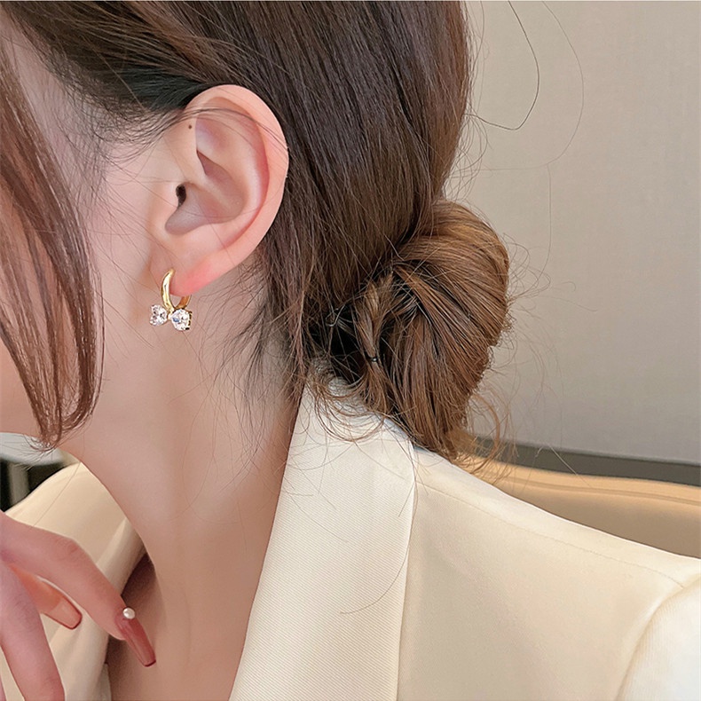 Khuyên tai nơ đính đá pha lê cao cấp thiết kế bắt mắt hợp thời trang