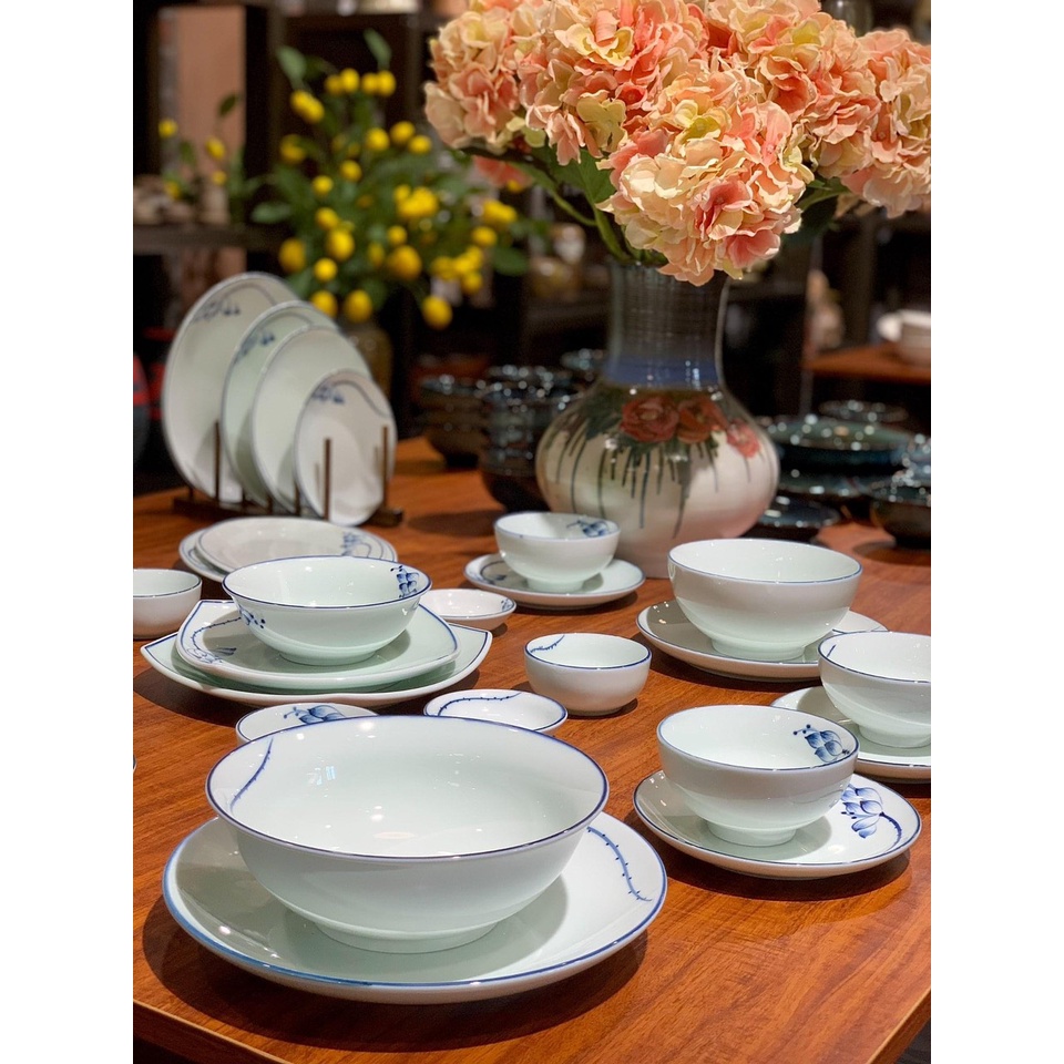 Bộ Bát Đĩa Men Lam Vẽ Sen Thu Bát Tràng