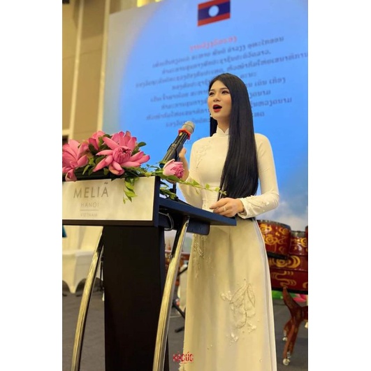 Áo dài trắng cao cấp, sang trọng