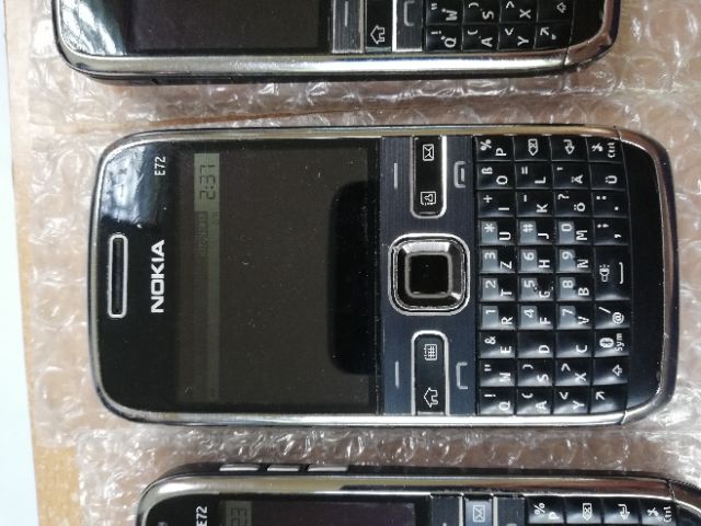 Điện thoại Nokia E72 màu đen xách tay Phần Lan nguyên bản