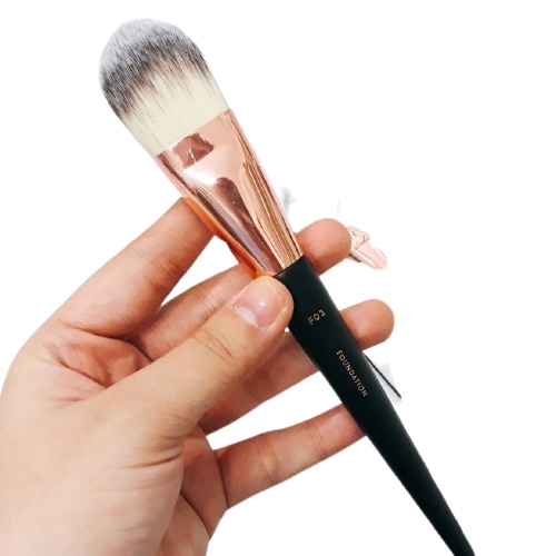 Cọ tán kem nền đầu dẹp Vacosi F03