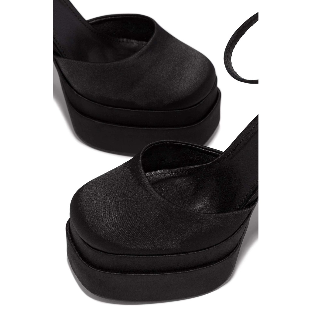 Giày sandal Cao Gót Hở Mũi Bằng Satin Dày Dặn Chống Nước Phong Cách Thời Trang Mùa Hè 2022 Kích Thước Lớn Có Khóa Cài Sang Trọng Cho Nữ