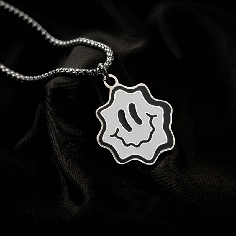 Dây Chuyền Thép Titan Mặt Hình Mặt Cười Nhiều Màu Sắc Dễ Phối Đồ Thời Trang 22735 Dành Cho Cặp Đôi