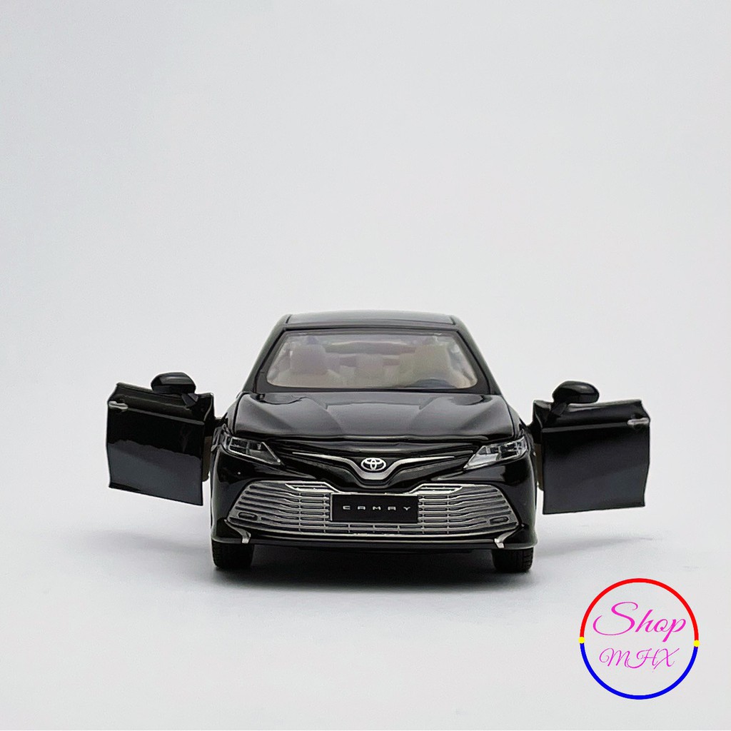 Xe mô hình sắt Toyota Camry 2.5 TẶNG KÈM BIỂN SỐ tỉ lệ 1:32