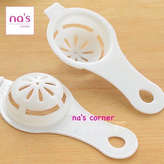 Dụng cụ tách lòng đỏ lòng trắng trứng gà tiện lợi