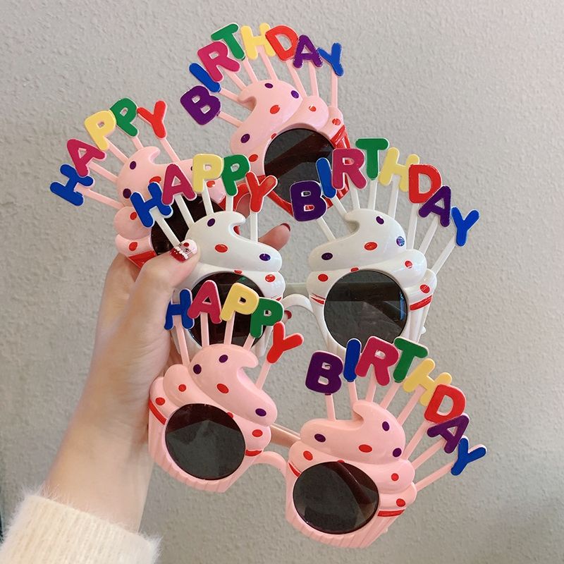 Kính chúc mừng sinh nhật, kính mắt chữ Happy Birthday độc đáo