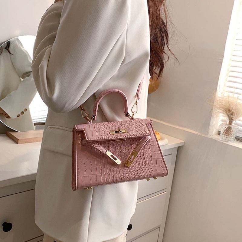Túi xách hồng tiểu thư