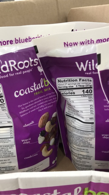 HẠT HỖN HỢP WILD ROOTS COASTAL BERRY TRAIL MIX MỸ 737g (2024)