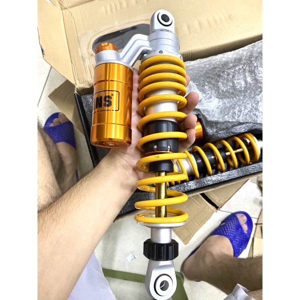 Phuộc sau Ohlins bình dầu lắp Wave, Dream… tăng chỉnh trên dưới. Đầy đủ phụ kiện