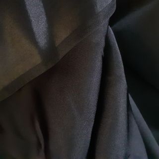 Vải lụa màu đen
