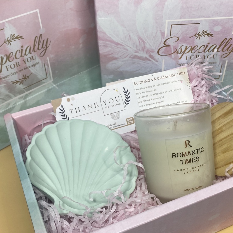 Set Quà Đặc Biệt BST Nến Thơm MESMERIC Ngày Và Đêm Kèm Đế Lót Ly Vỏ Sò Tinh Dầu Thơm Cao Cấp