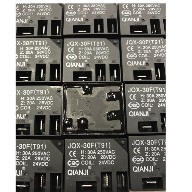 Rơ le relay 24V 30A