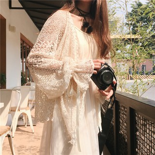 Áo cardigan ren dài tay chống nắng đi biển.