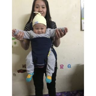 Địu ngồi cho bé