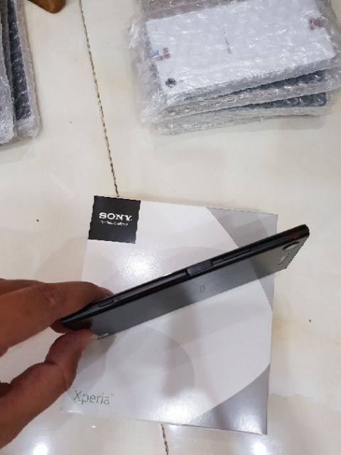 Điện thoại SONY XPERIA XZ1 ram 4G bộ nhớ 64G mới, chơi game mượt