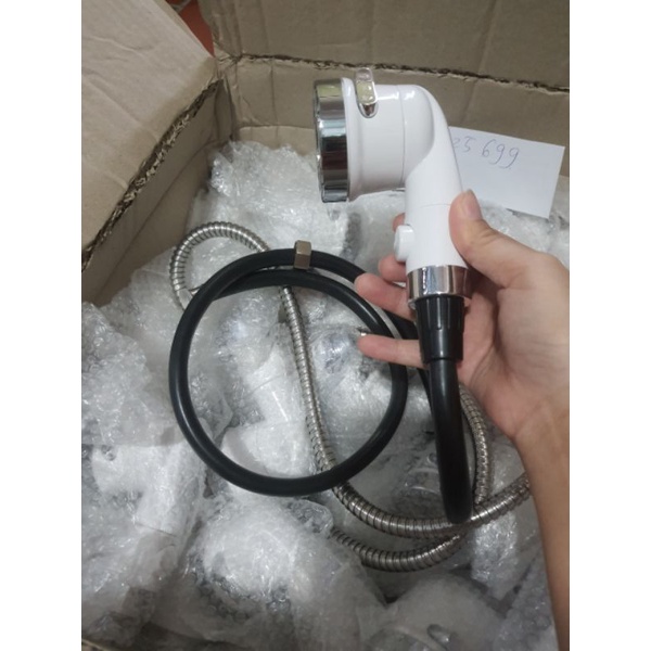 Vòi sen gội đầu có mức nước gần và mức nước xa . có công tắc chỉnh nước tại đầu vòi. bật tắt tại đầu vòi.vòi inoc