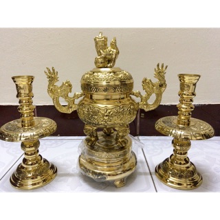 Bộ đỉnh thờ lư thờ bằng đồng cao 25cm. Tam sự đỉnh nến bằng đồng.