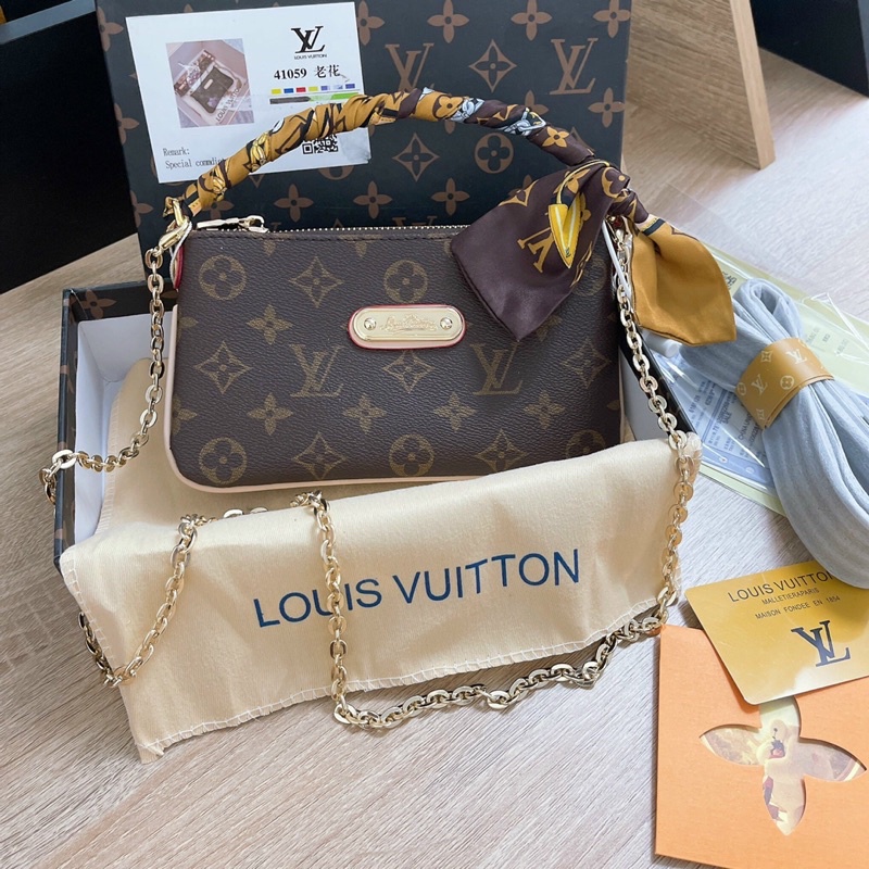 L V Mini Kẹp Nách Có Kèm Dây Đeo Chéo