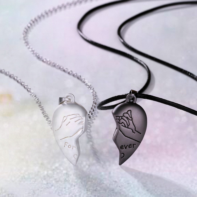 Set 2 Vòng cổ Mặt Hình Trái Tim Có Nam Châm Phong Cách gothic punk Cho Cặp Đôi
