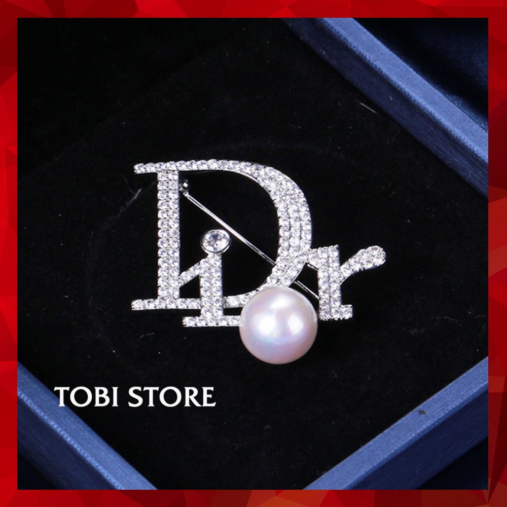 Cài áo thương hiệu D.i.o.r đính đá và ngọc trai nhân tạo TOBI STORE CA3