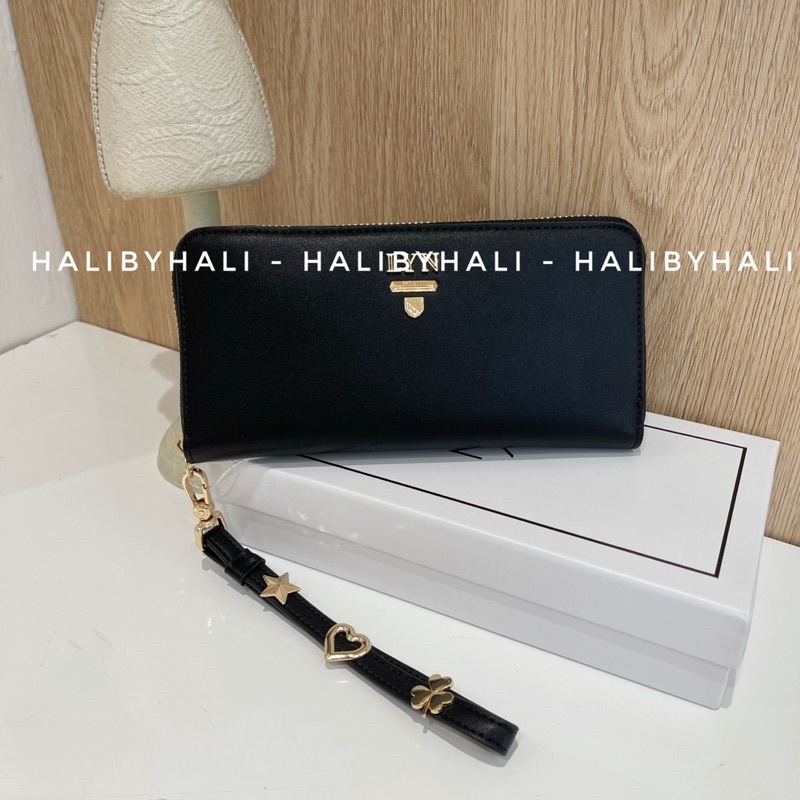 Ví Lyn dáng dài có kèm dây đeo tay hoạ tiết đính trái tim