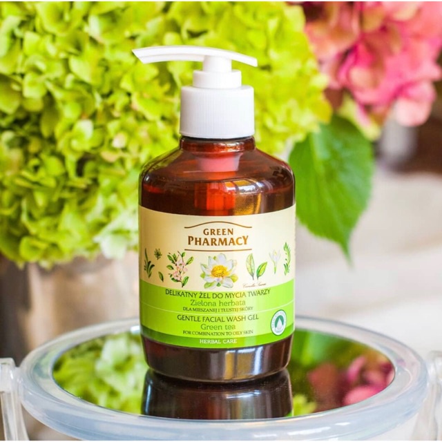 Dung Dịch Vệ Sinh Phụ Nữ Anteka 370ml