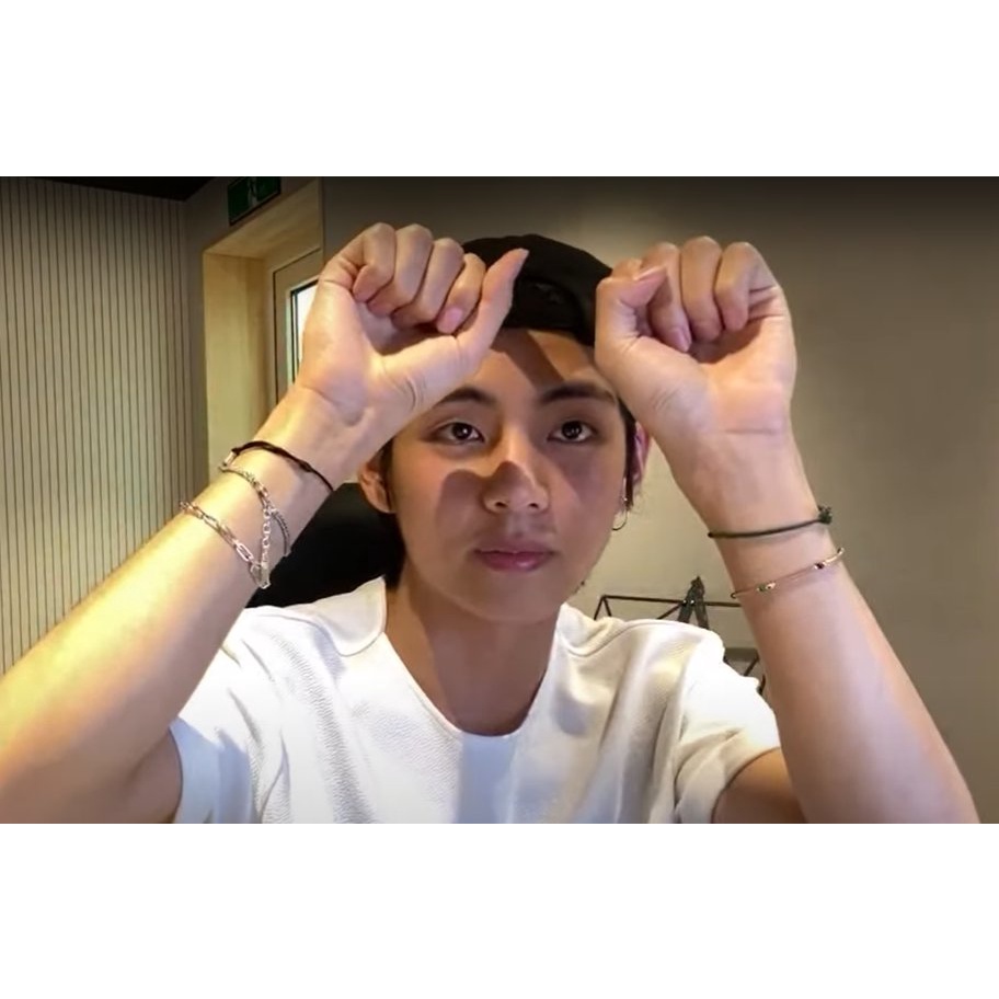 Vòng tay handmade cheap moment with Taehyung  Single bead