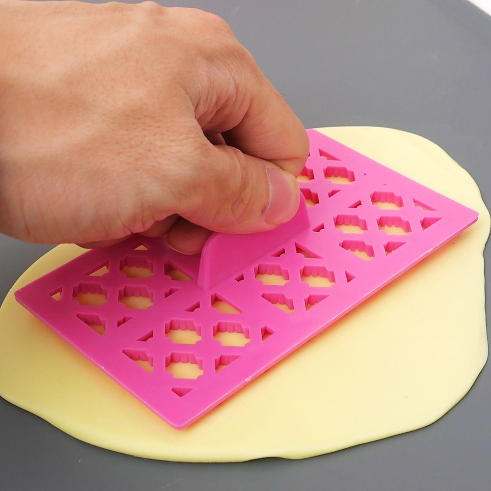 Khuôn Cắt Tạo Hình Fondant Trang Trí Bánh