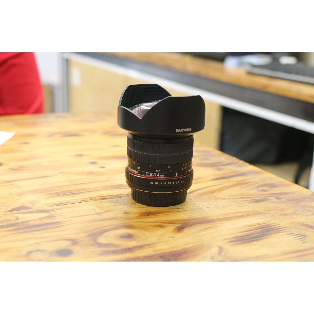 Ống kính Samyang 14mm F2.8 AE IF ED UMC Aspherical