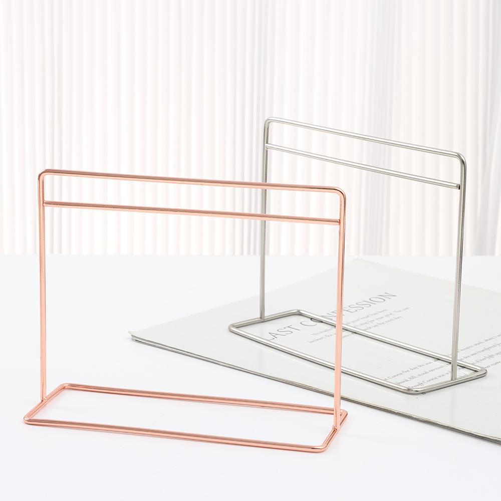 Giá Treo Quần Áo Búp Bê Xinh Xắn 1