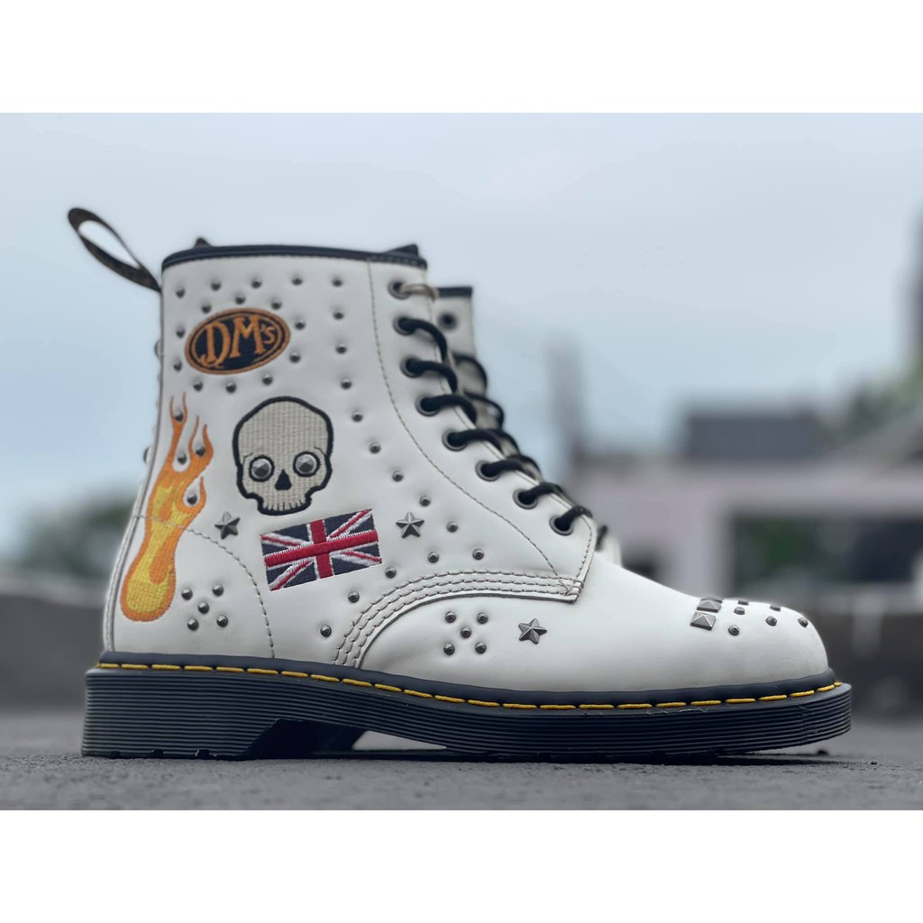 𝐃𝐑. 𝐌𝐀𝐑𝐓𝐄𝐍𝐒 - 1460 Mens Studded White Skull,Flag,Fire Heart Lightning - Chính Hãng Fullbox