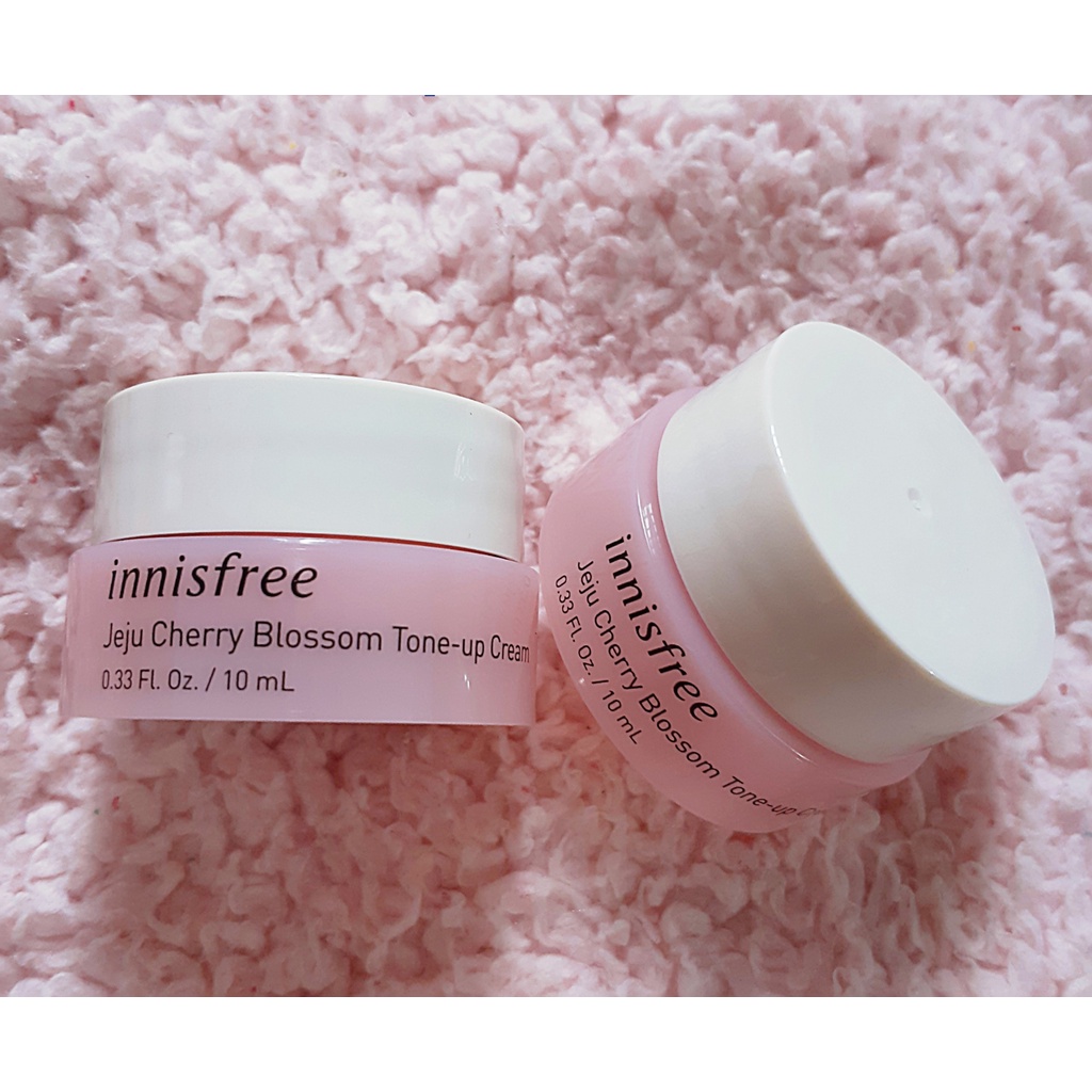 Kem dưỡng Hoa Anh Đào Innisfree